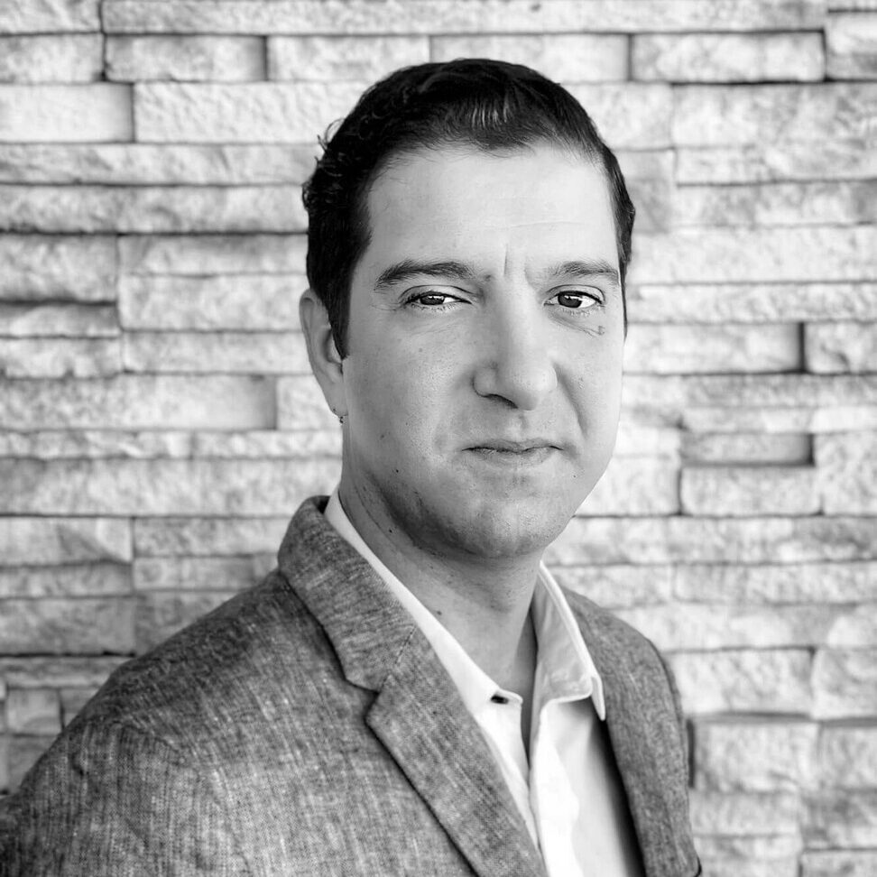 francisco-iglesias-grayscale-square Arun Sarasan